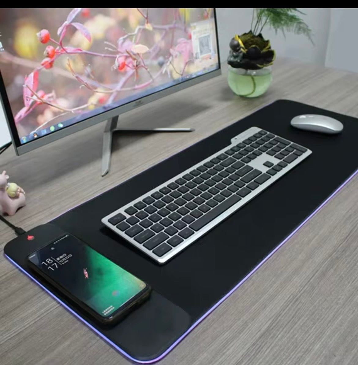 Work Pretty Charging Desk Mat