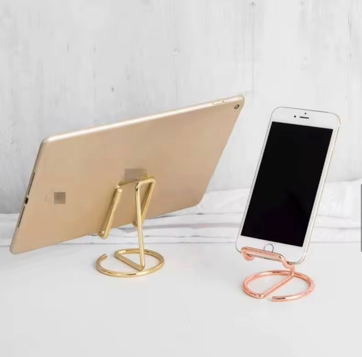 The Pretty Prop™ Phone Stand